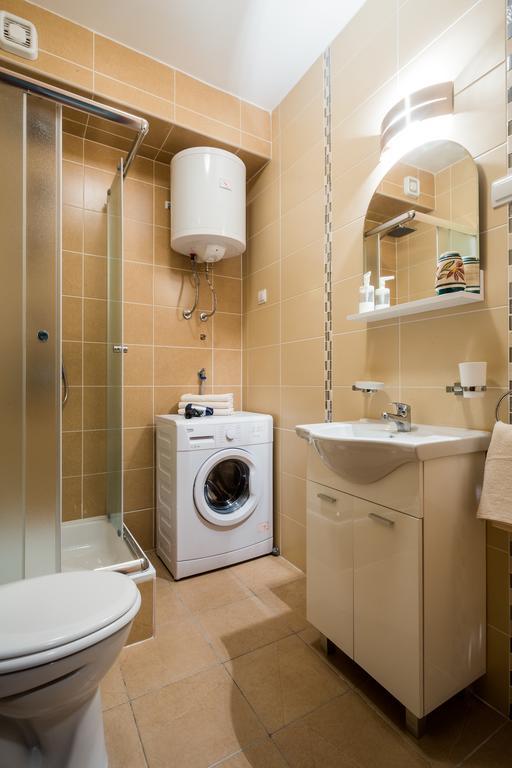 ! Promo! Central Evergreen Studio - Free Public Parking-Fast Wi-Fi Novi Sad Buitenkant foto