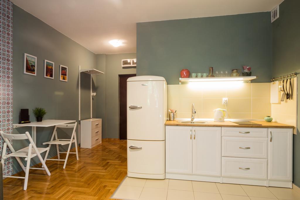 ! Promo! Central Evergreen Studio - Free Public Parking-Fast Wi-Fi Novi Sad Buitenkant foto