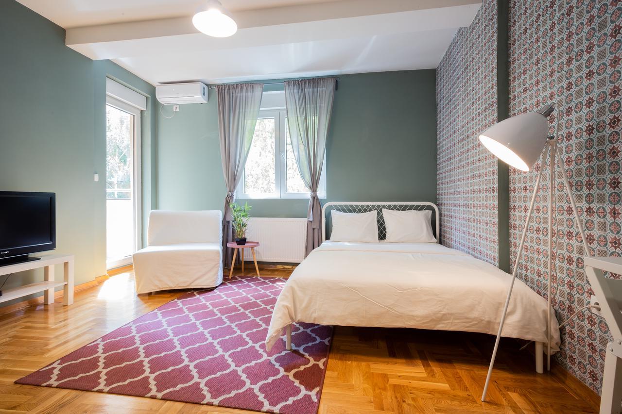 ! Promo! Central Evergreen Studio - Free Public Parking-Fast Wi-Fi Novi Sad Buitenkant foto
