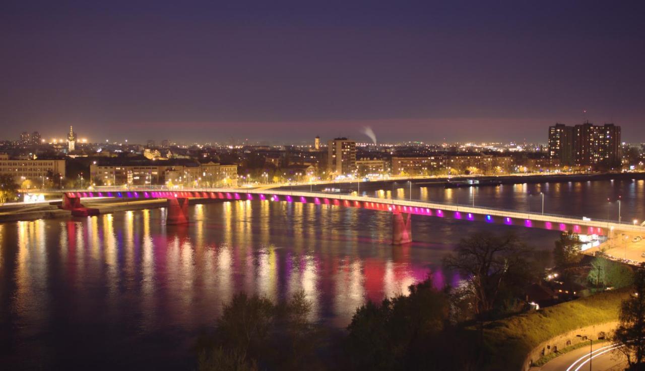 ! Promo! Central Evergreen Studio - Free Public Parking-Fast Wi-Fi Novi Sad Buitenkant foto